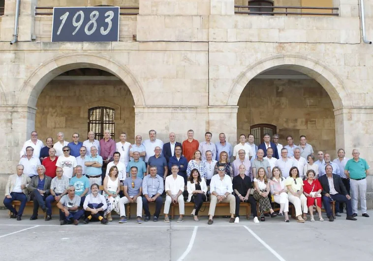 Reuni N De Antiguos Alumnos Del Colegio Maestro Vila La Gaceta De Salamanca